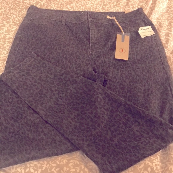 Jolt Black Leopard Print Jeans 11/30w NWOT - Picture 2 of 10